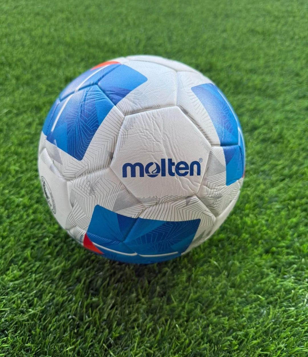 Molten Vantaggio Ball